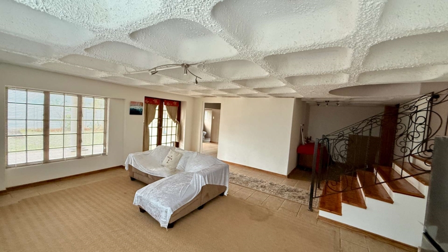 5 Bedroom Property for Sale in Clarendon KwaZulu-Natal
