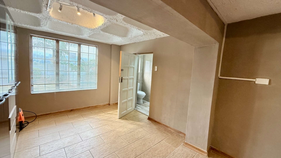 5 Bedroom Property for Sale in Clarendon KwaZulu-Natal