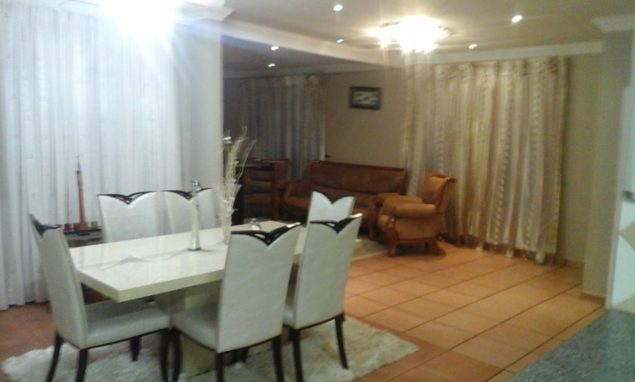 4 Bedroom Property for Sale in Veld En Vlei KwaZulu-Natal