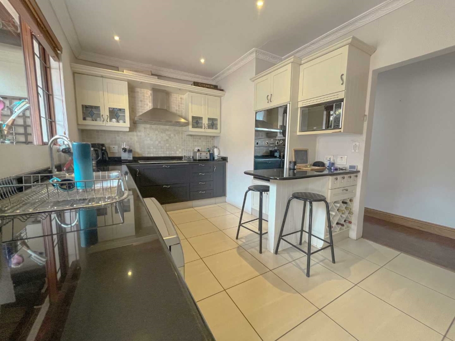 5 Bedroom Property for Sale in Herrwood Park KwaZulu-Natal