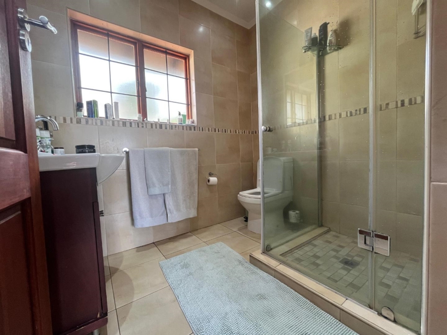 5 Bedroom Property for Sale in Herrwood Park KwaZulu-Natal