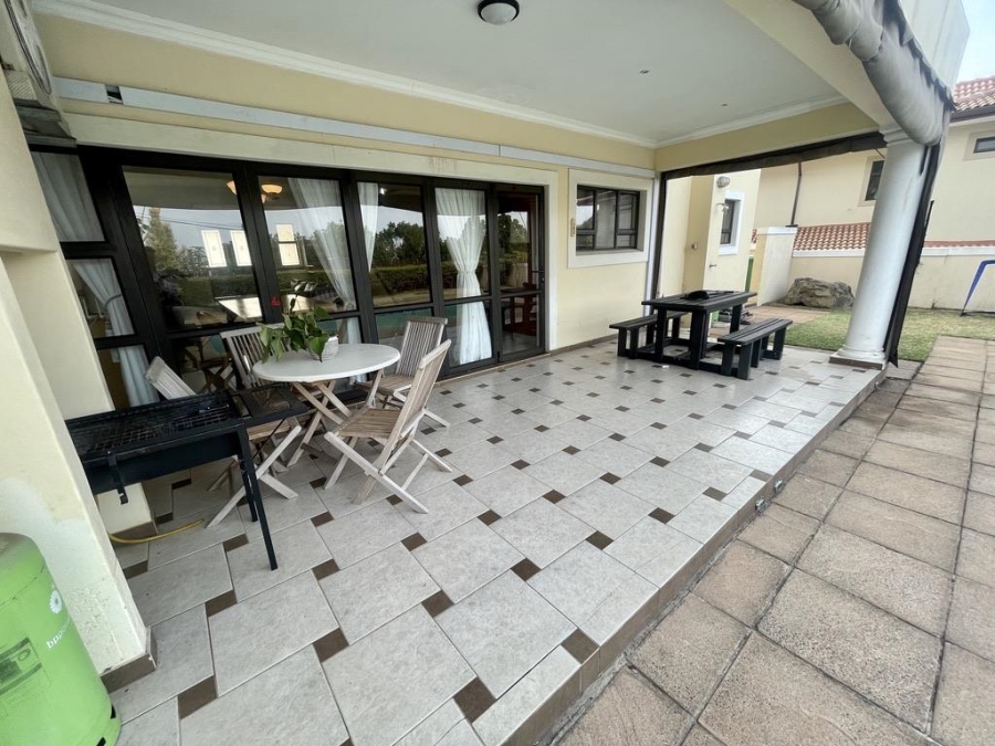 To Let 4 Bedroom Property for Rent in Izinga Ridge KwaZulu-Natal