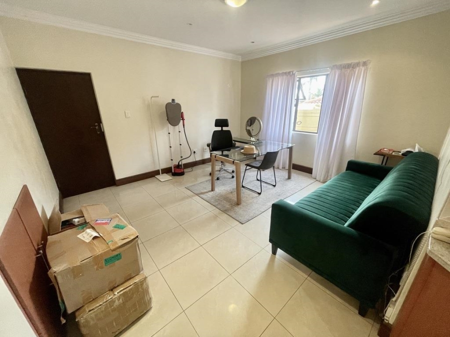 To Let 4 Bedroom Property for Rent in Izinga Ridge KwaZulu-Natal