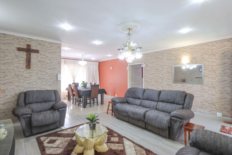 4 Bedroom Property for Sale in Escombe KwaZulu-Natal