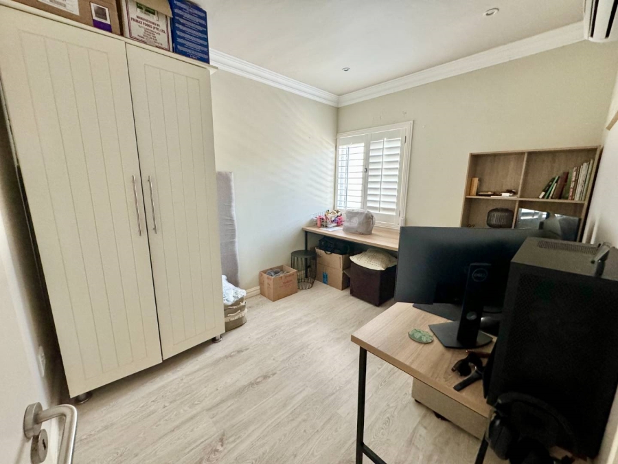 2 Bedroom Property for Sale in Umhlanga KwaZulu-Natal