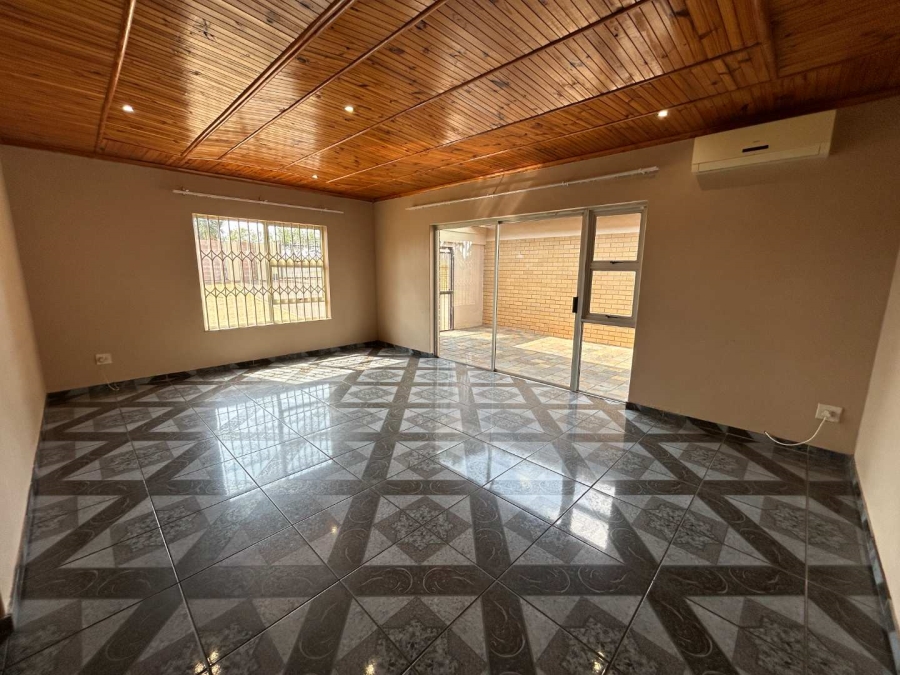 To Let 3 Bedroom Property for Rent in Waterfall KwaZulu-Natal