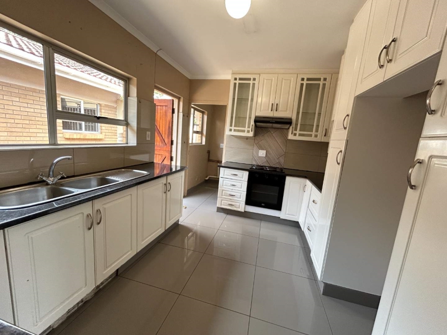 To Let 3 Bedroom Property for Rent in Waterfall KwaZulu-Natal