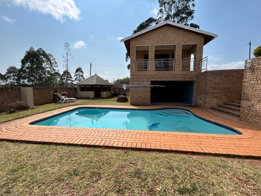 To Let 3 Bedroom Property for Rent in Waterfall KwaZulu-Natal