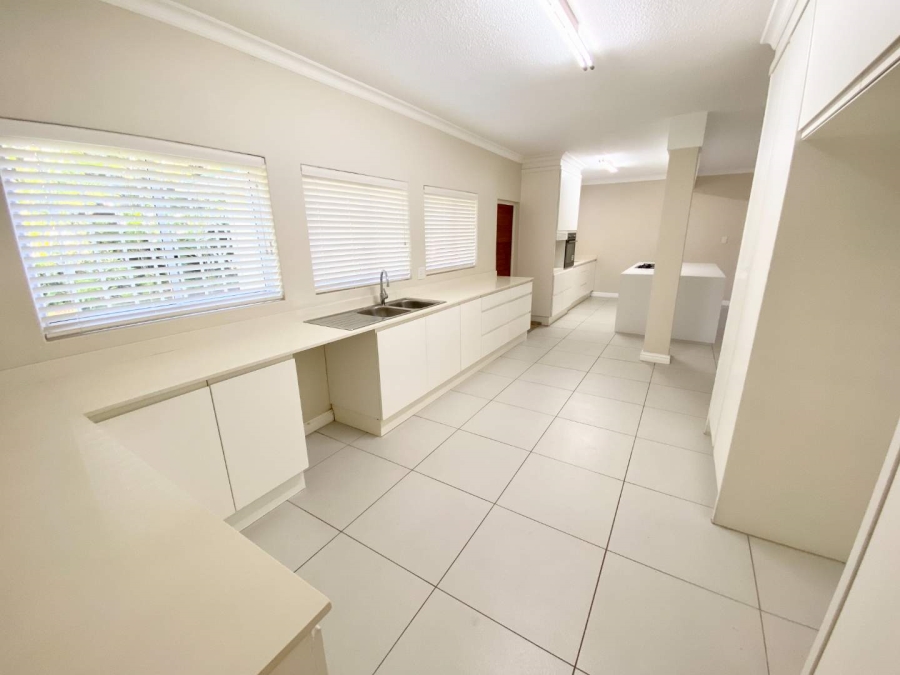 To Let 4 Bedroom Property for Rent in Umhlanga KwaZulu-Natal
