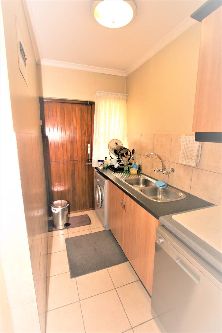 To Let 4 Bedroom Property for Rent in La Lucia KwaZulu-Natal