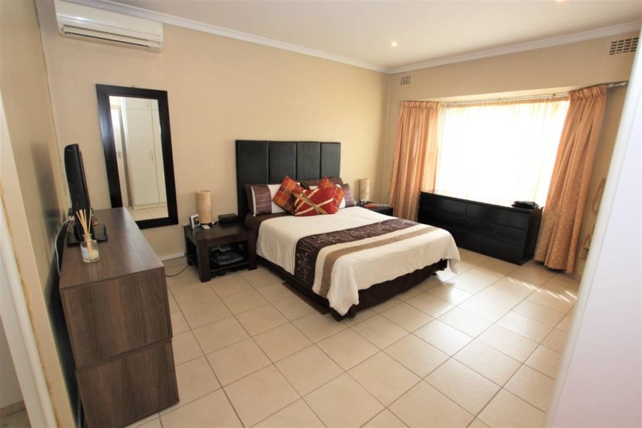 To Let 4 Bedroom Property for Rent in La Lucia KwaZulu-Natal