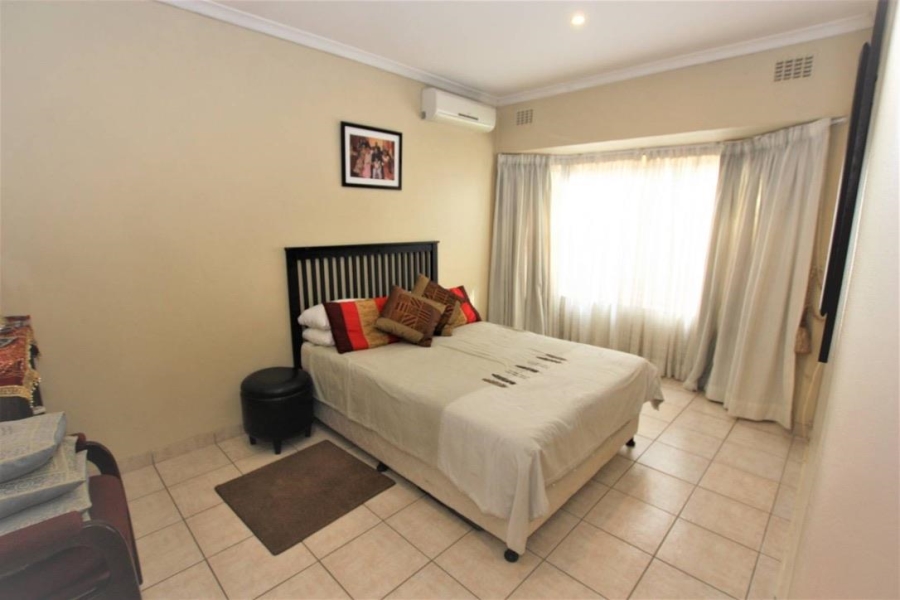 To Let 4 Bedroom Property for Rent in La Lucia KwaZulu-Natal