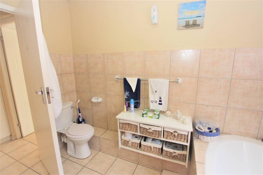 To Let 4 Bedroom Property for Rent in La Lucia KwaZulu-Natal