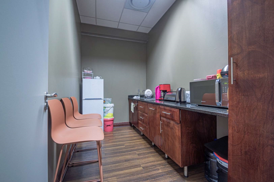 To Let commercial Property for Rent in Kloof KwaZulu-Natal