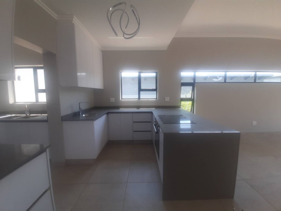 To Let 4 Bedroom Property for Rent in Palm Lakes Estate KwaZulu-Natal