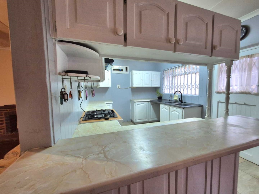 4 Bedroom Property for Sale in Amanzimtoti KwaZulu-Natal