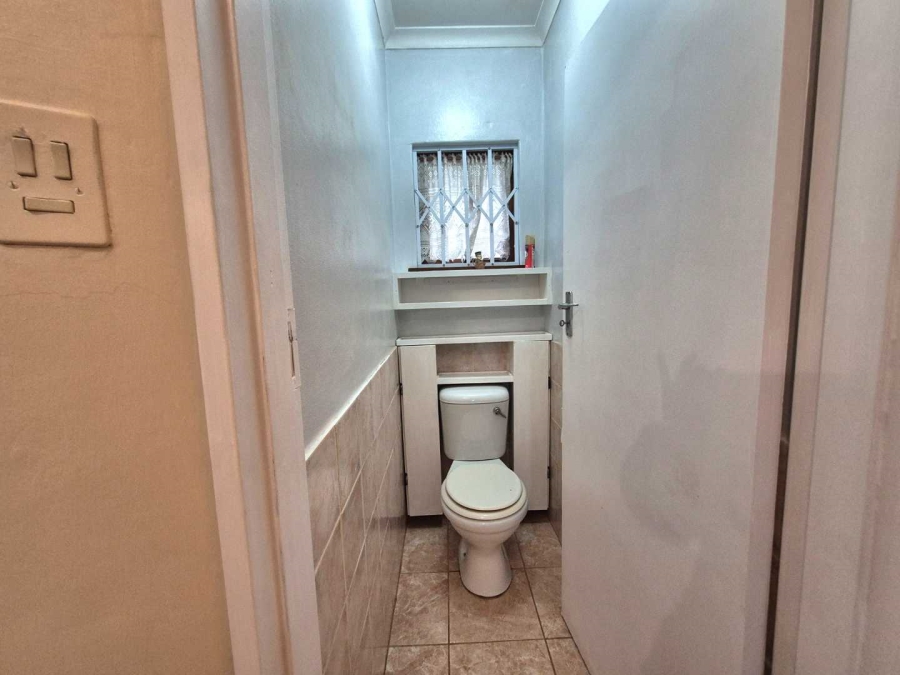 4 Bedroom Property for Sale in Amanzimtoti KwaZulu-Natal