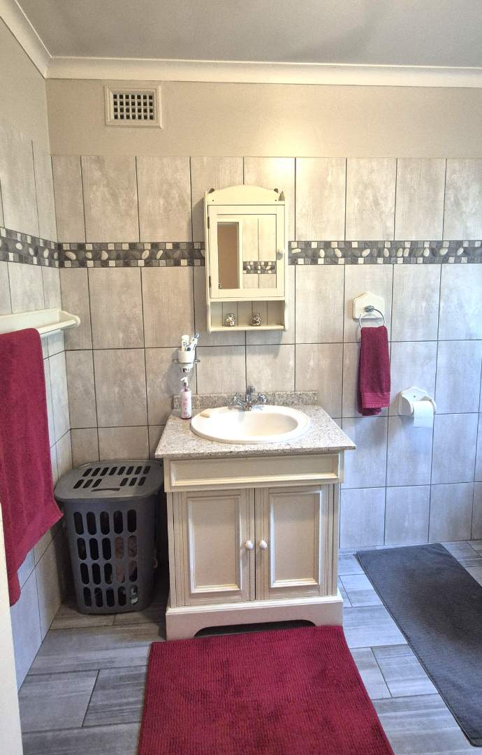 5 Bedroom Property for Sale in Athlone KwaZulu-Natal