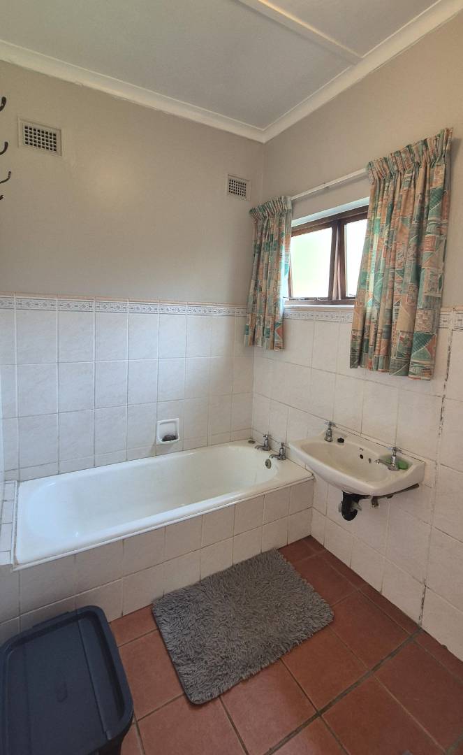5 Bedroom Property for Sale in Athlone KwaZulu-Natal