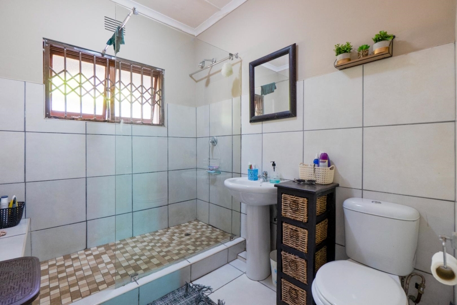 4 Bedroom Property for Sale in Amanzimtoti KwaZulu-Natal