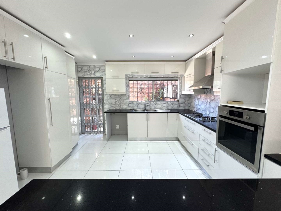 To Let 3 Bedroom Property for Rent in Umhlanga KwaZulu-Natal