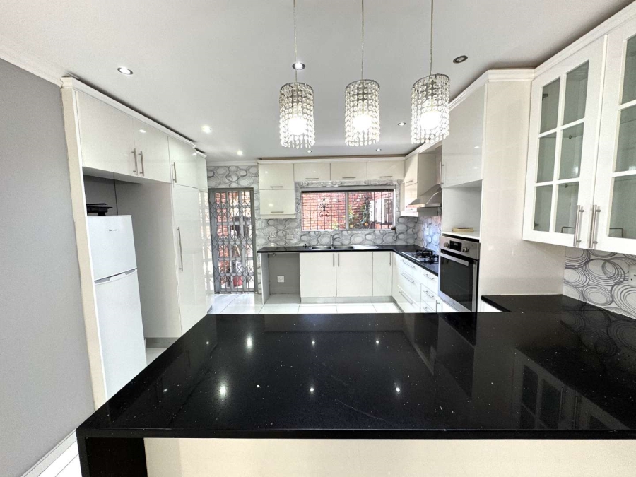 To Let 3 Bedroom Property for Rent in Umhlanga KwaZulu-Natal
