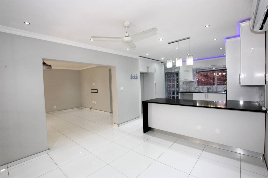 To Let 3 Bedroom Property for Rent in Umhlanga KwaZulu-Natal