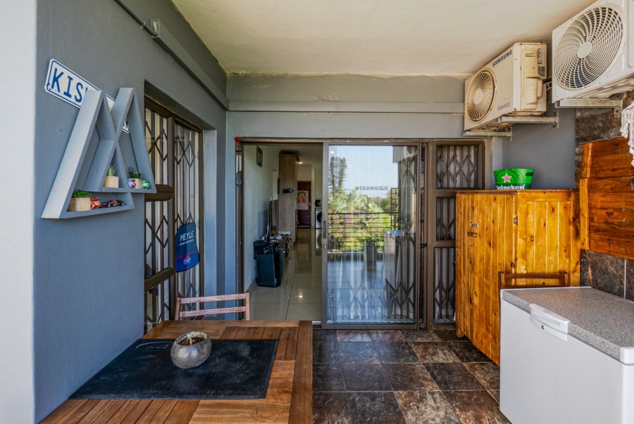 2 Bedroom Property for Sale in Amanzimtoti KwaZulu-Natal
