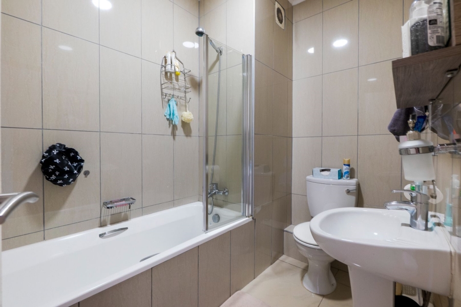2 Bedroom Property for Sale in Amanzimtoti KwaZulu-Natal