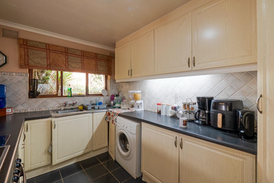 3 Bedroom Property for Sale in Amanzimtoti KwaZulu-Natal