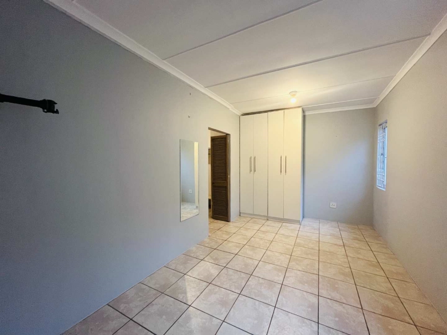 To Let 2 Bedroom Property for Rent in Glen Anil KwaZulu-Natal