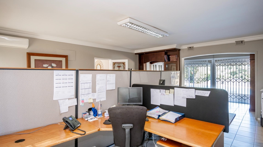 Commercial Property for Sale in Kloof KwaZulu-Natal