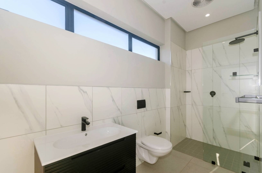 To Let 5 Bedroom Property for Rent in Palm Lakes Estate KwaZulu-Natal