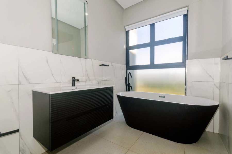 To Let 5 Bedroom Property for Rent in Palm Lakes Estate KwaZulu-Natal