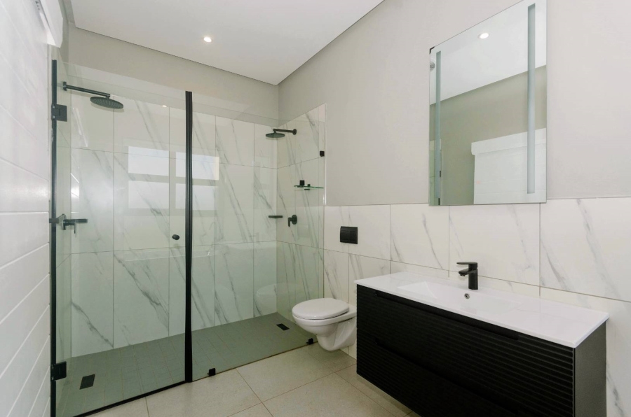 To Let 5 Bedroom Property for Rent in Palm Lakes Estate KwaZulu-Natal