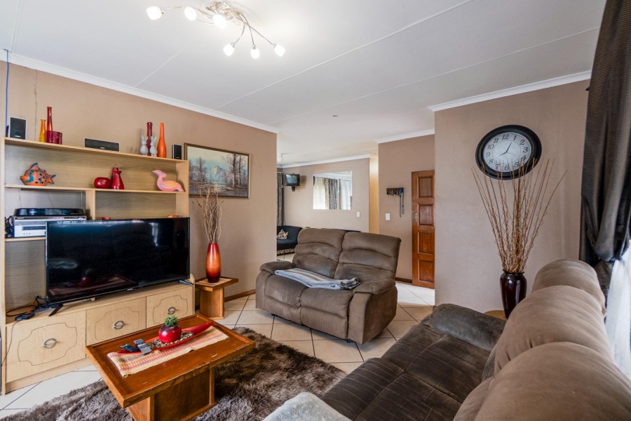 4 Bedroom Property for Sale in Amanzimtoti KwaZulu-Natal