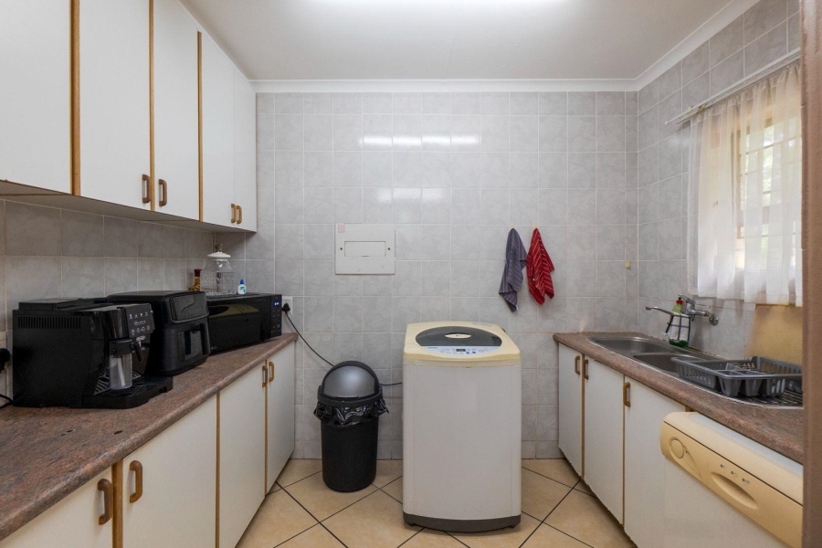 4 Bedroom Property for Sale in Amanzimtoti KwaZulu-Natal