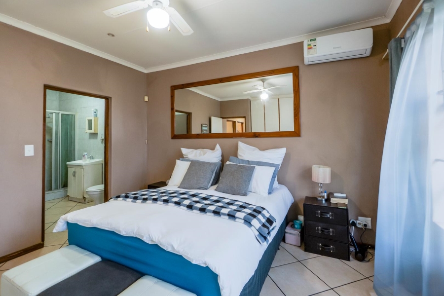 4 Bedroom Property for Sale in Amanzimtoti KwaZulu-Natal