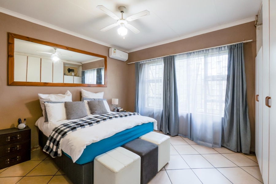 4 Bedroom Property for Sale in Amanzimtoti KwaZulu-Natal
