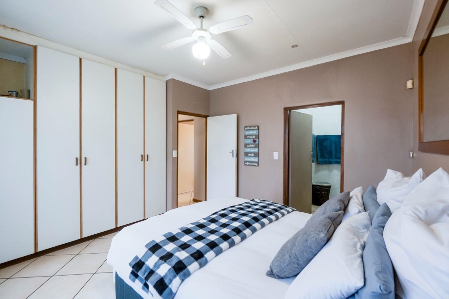 4 Bedroom Property for Sale in Amanzimtoti KwaZulu-Natal