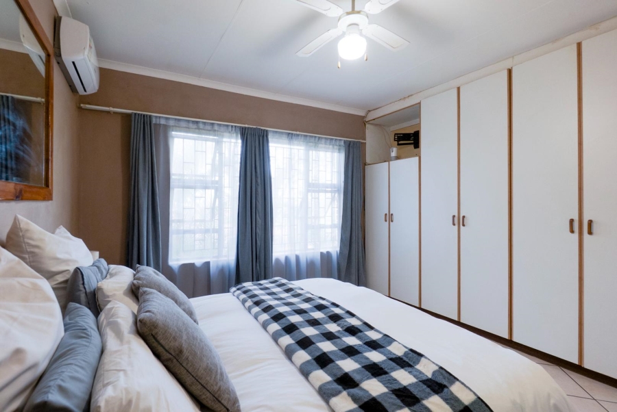 4 Bedroom Property for Sale in Amanzimtoti KwaZulu-Natal