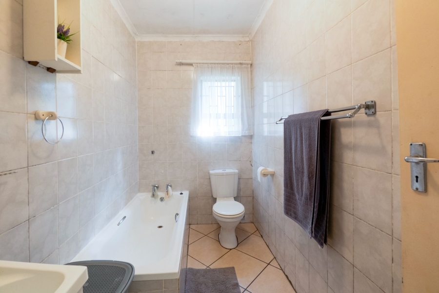 4 Bedroom Property for Sale in Amanzimtoti KwaZulu-Natal
