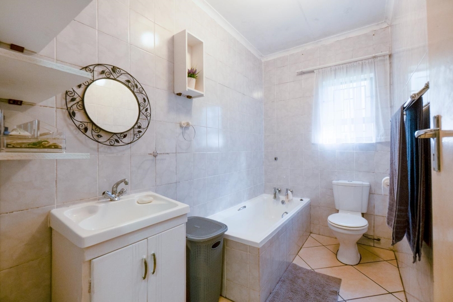 4 Bedroom Property for Sale in Amanzimtoti KwaZulu-Natal