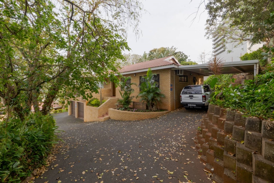 4 Bedroom Property for Sale in Amanzimtoti KwaZulu-Natal