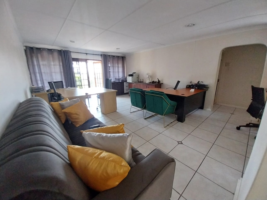 To Let 3 Bedroom Property for Rent in Sunningdale KwaZulu-Natal