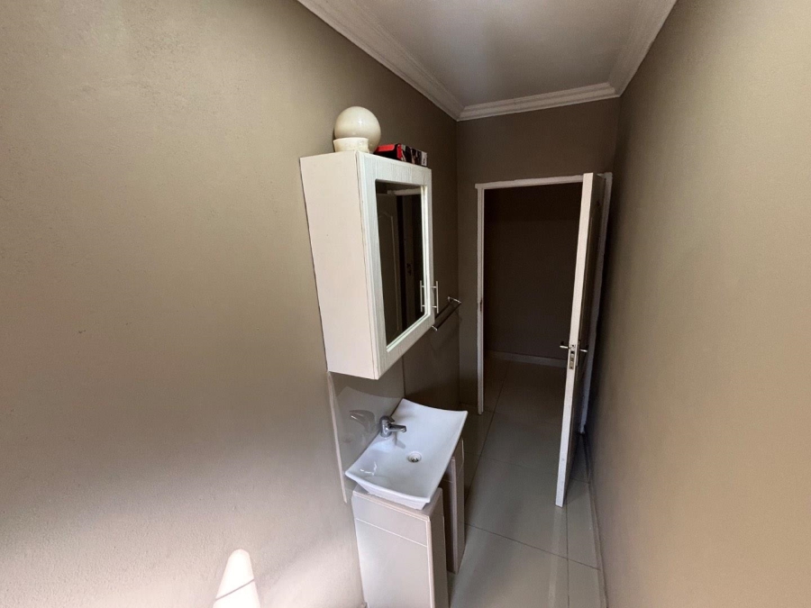 To Let 3 Bedroom Property for Rent in Pinelands KwaZulu-Natal