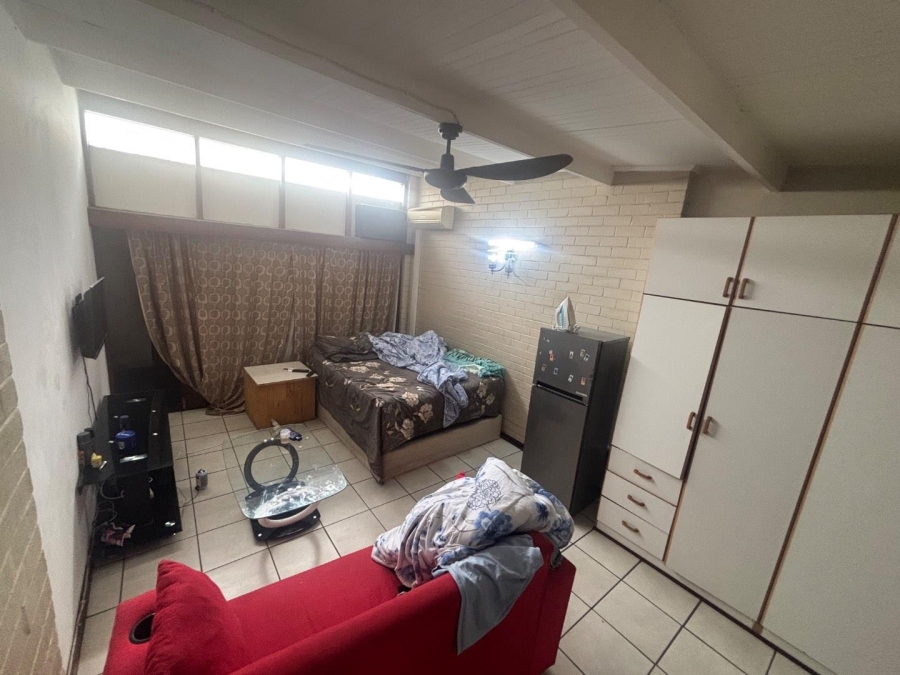 1 Bedroom Property for Sale in Pinetown KwaZulu-Natal