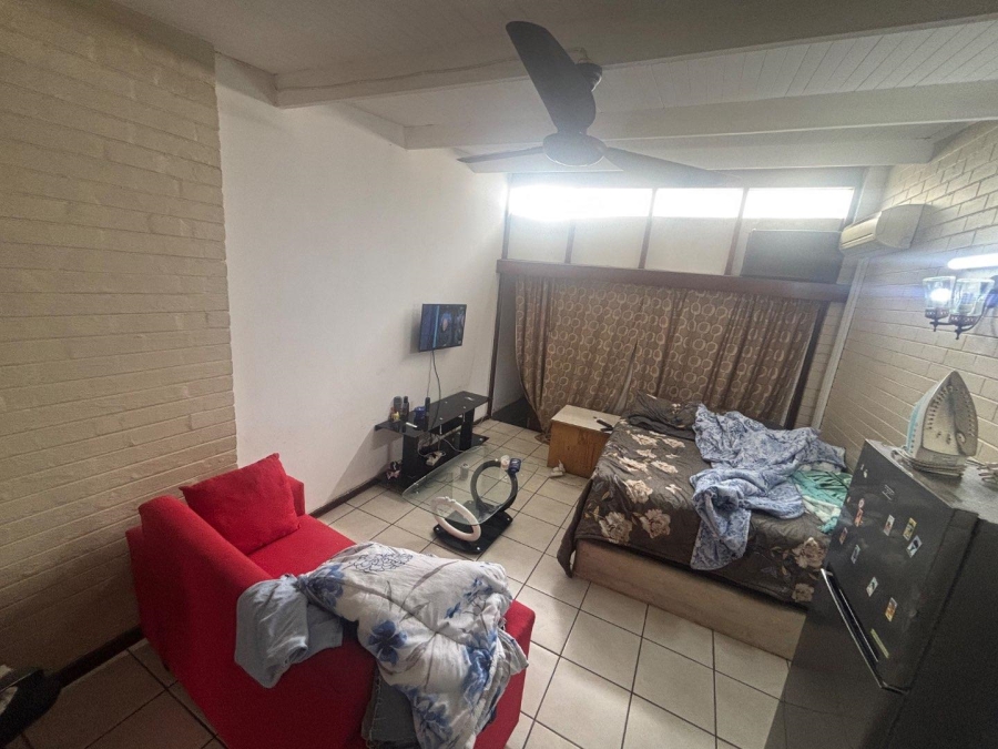 1 Bedroom Property for Sale in Pinetown KwaZulu-Natal