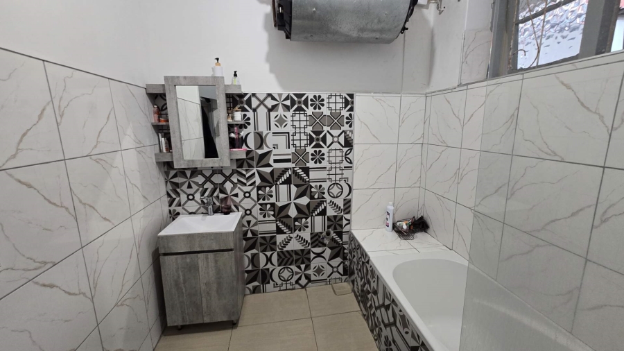 2 Bedroom Property for Sale in Durban Central KwaZulu-Natal
