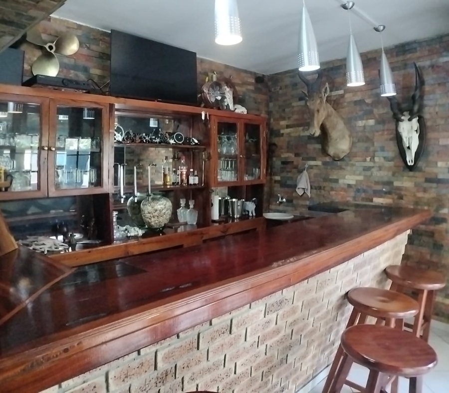 5 Bedroom Property for Sale in Meer En See KwaZulu-Natal